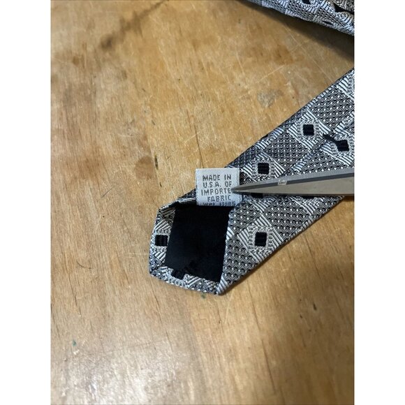 BURMA-BIBAS All Woven Gray W/ Black Geometric Design Silk Tie Made U.S.A. - Picture 6 of 6